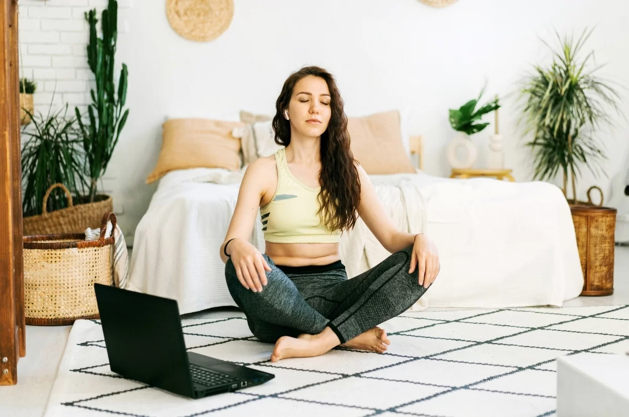 Live online meditaties Doe ook mee met de online mindfulness retraite van SeeTrue en IAM! 